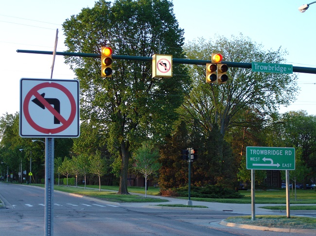 Michigan left intersection